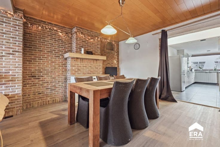 Spacious family home with many advantages in Roeselare