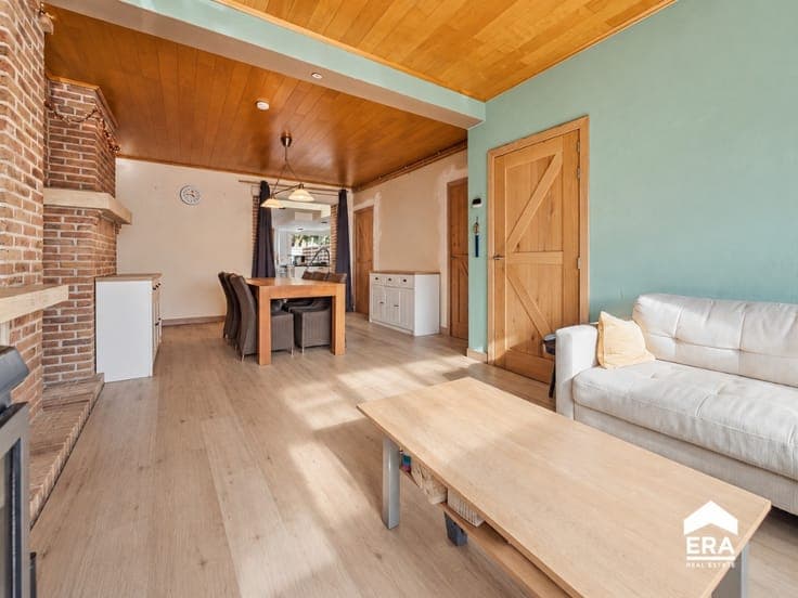 Spacious family home with many advantages in Roeselare