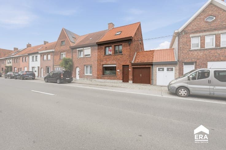 Spacious family home with many advantages in Roeselare