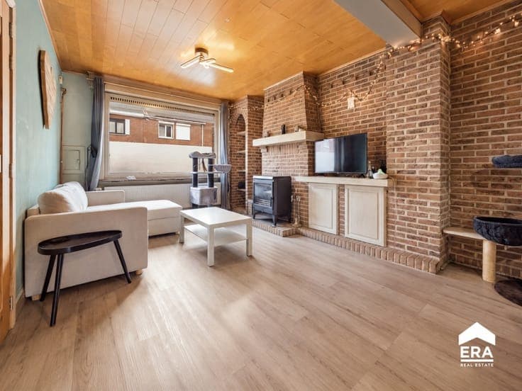 Spacious family home with many advantages in Roeselare