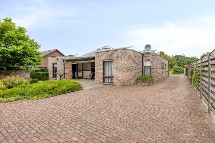 Gelijkvloerse woning te koop in Meerhout