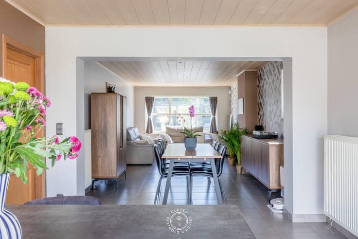 Vernieuwde halfopen bebouwing met 3 slaapkamers en pracht...