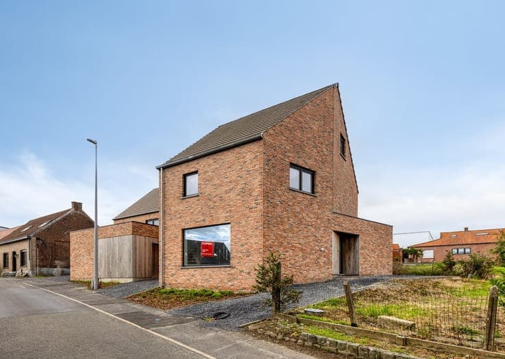 Instapklare half-open woning in Houthulst, zeer energiezu...