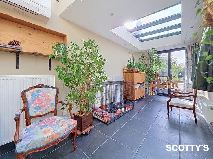 House with 3 beds, study and garden in Sint-Genesius-Rode