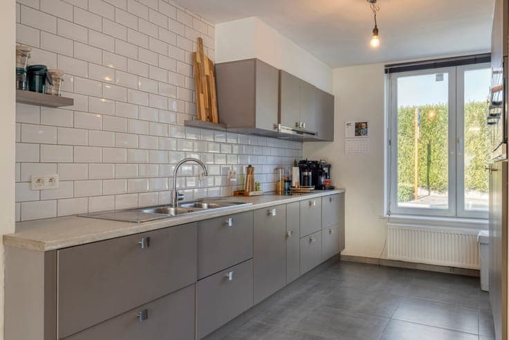 3-bedroom townhouse with a garden and 2 garages