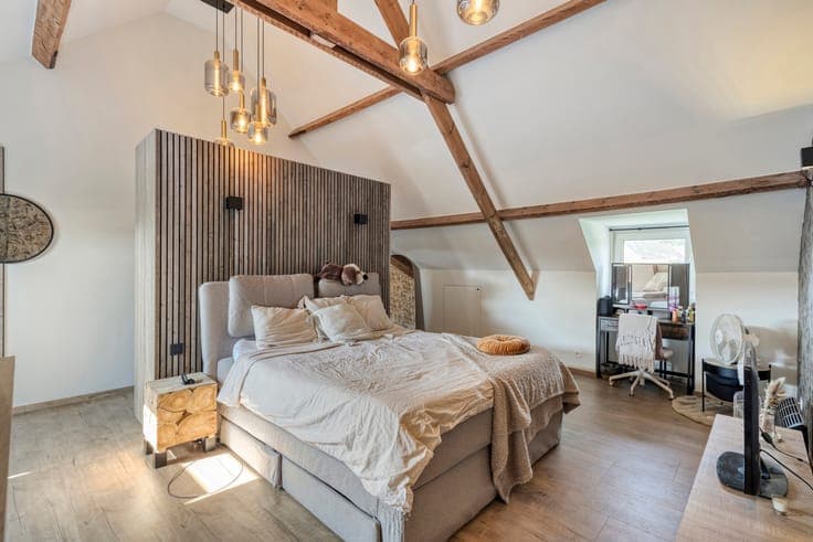 3-bedroom townhouse with a garden and 2 garages
