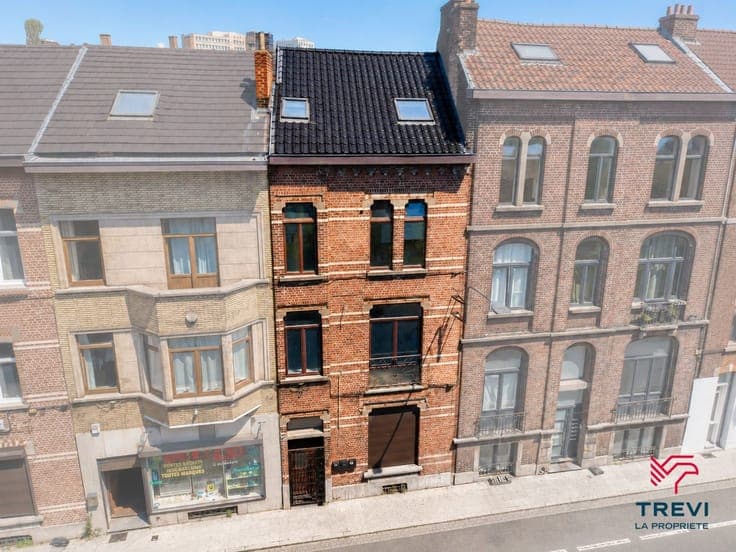 IMMEUBLE COMPRENANT 3 LOGEMENTS