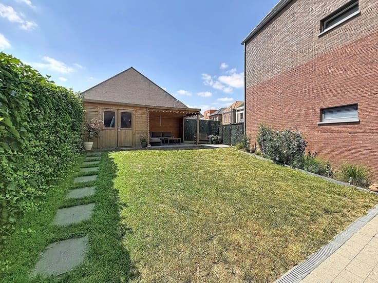 Recente, instapklare woning met tuin - 01a 78ca