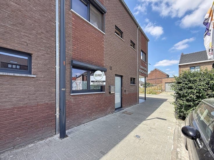 Recente, instapklare woning met tuin - 01a 78ca