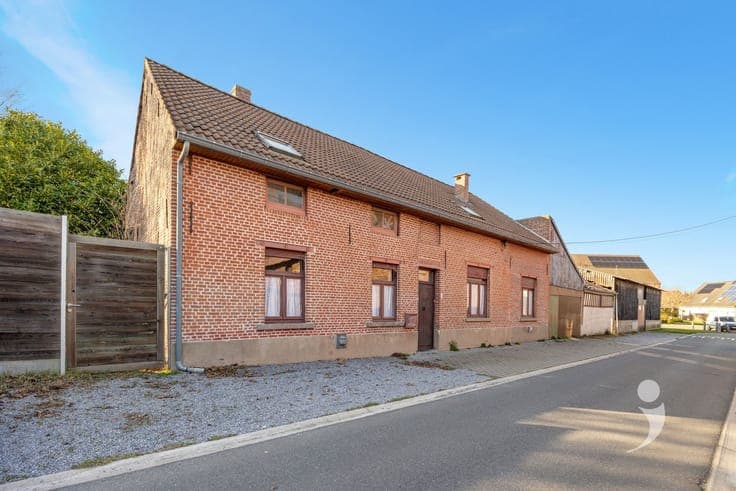 Te renoveren woning met loods nabij centrum Tildonk!