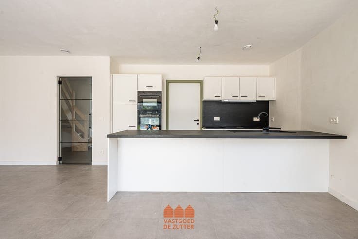 6% BTW mogelijk! Energiezuinige nieuwbouwwoning met 3 sla...