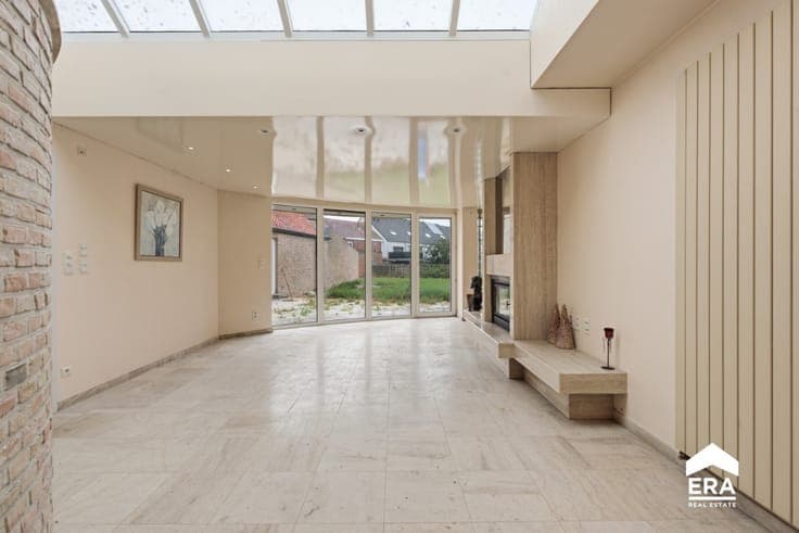 Spacious home with large garden in Staden