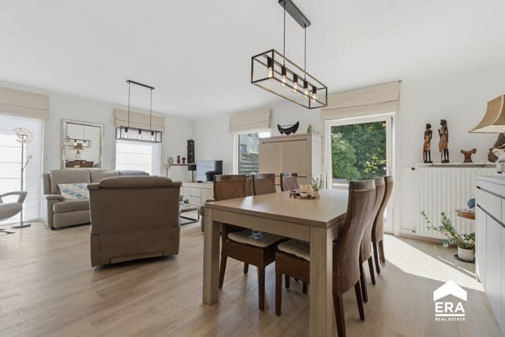 High-quality bungalow with two sun terraces in Roeselare