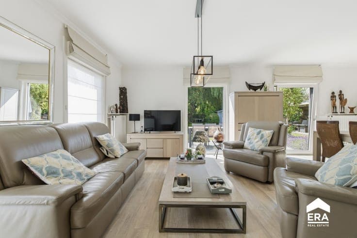 High-quality bungalow with two sun terraces in Roeselare