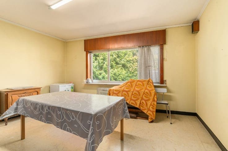 Single-story four-bedroom home in Beveren-Leie