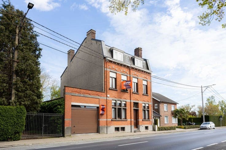 Beautiful spacious townhouse with a large garden for sale!