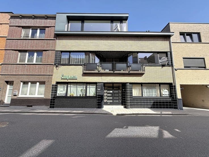 Appartment building