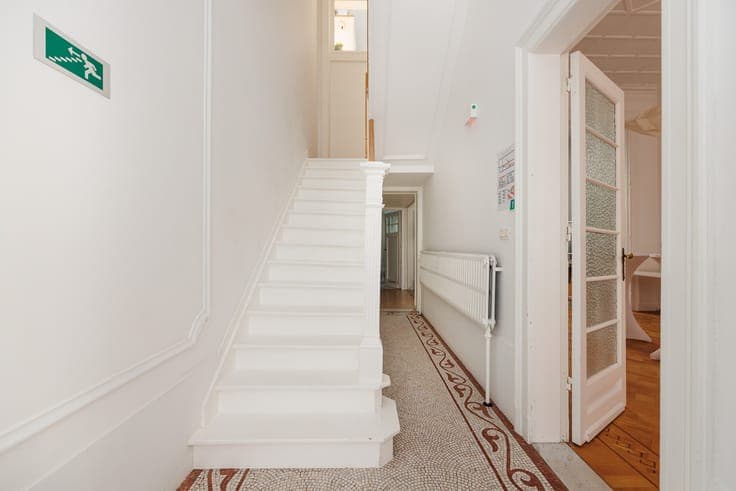 Instapklare en ruime herenwoning (362m²/EPC B) met zalige...