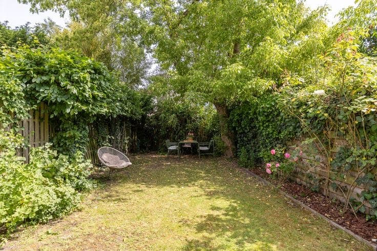 Charming modernist home with garden in the Park den Brandt …