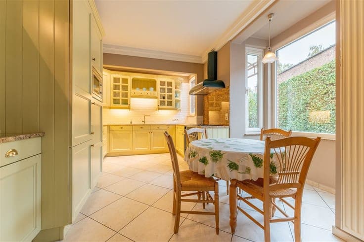Propriété de caractère de 464 m² avec habitation et espace p