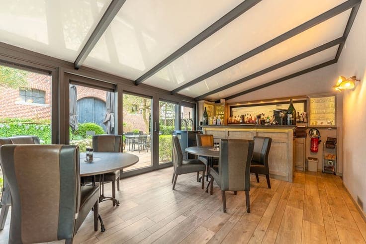 Propriété RARE - restaurant au rez et appartement à l'étage