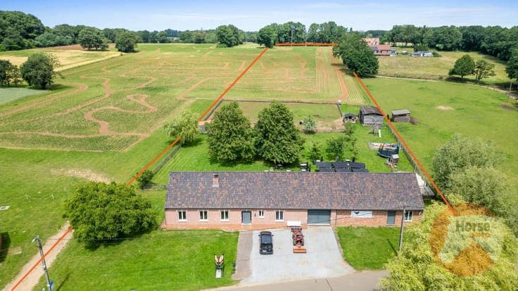 PAAL - Landelijk centraal gelegen langgevelhoeve op 1ha24