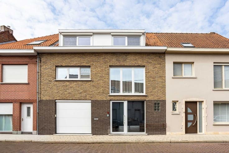 Move-in ready family home in a prime location in Harelbeke!