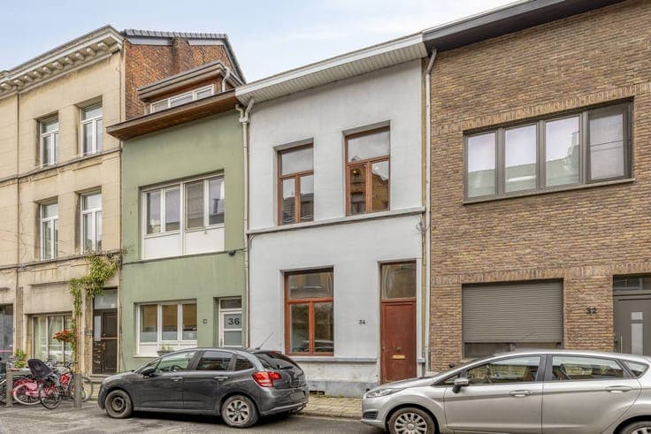Updating 4 bedroom house for sale in Borgerhout!