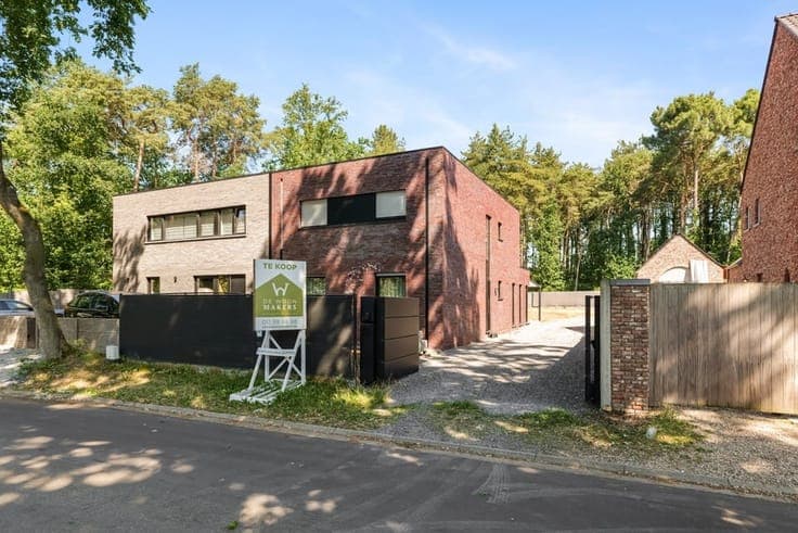 INSTAPKLARE EN ENERGIEZUINIGE GEZINSWONING IN GENK