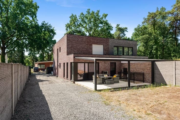 INSTAPKLARE EN ENERGIEZUINIGE GEZINSWONING IN GENK