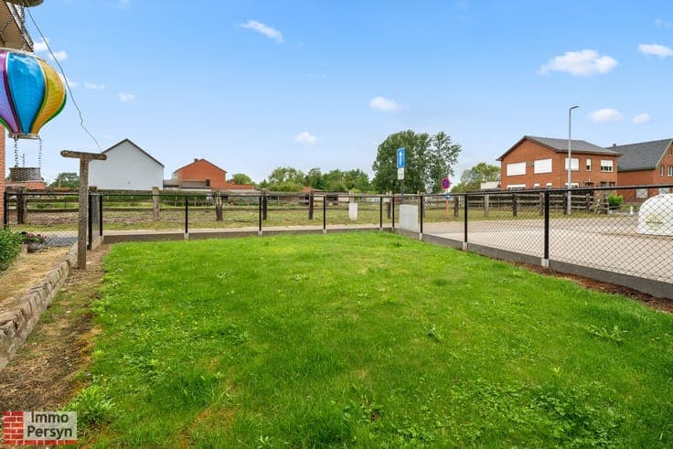 Charmante, gerenoveerde woning met carport en tuin