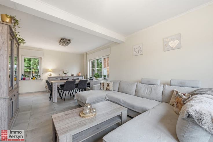 Charmante, gerenoveerde woning met carport en tuin