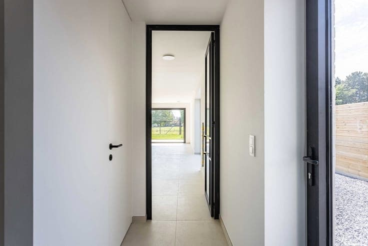 Znergy-efficient new-build home with high-quality finishes!