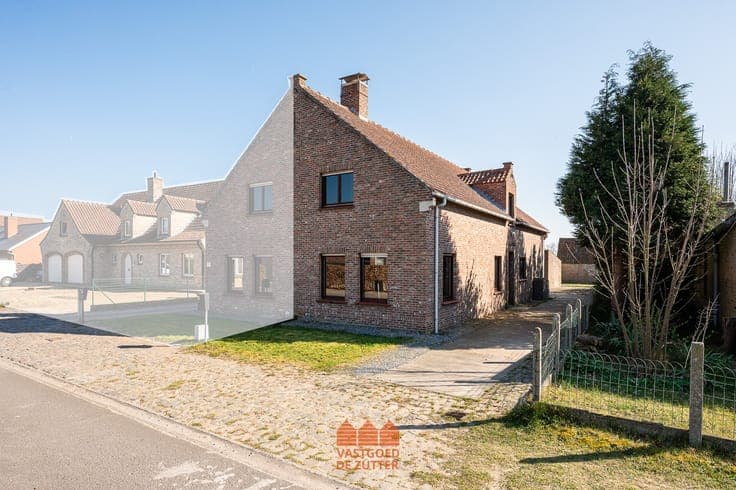 Halfopen bebouwing met tuin en garage in rustige doodlope...