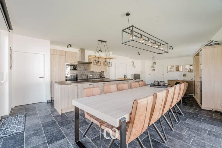 Spacious new-build house with 4 to 7 bedrooms.