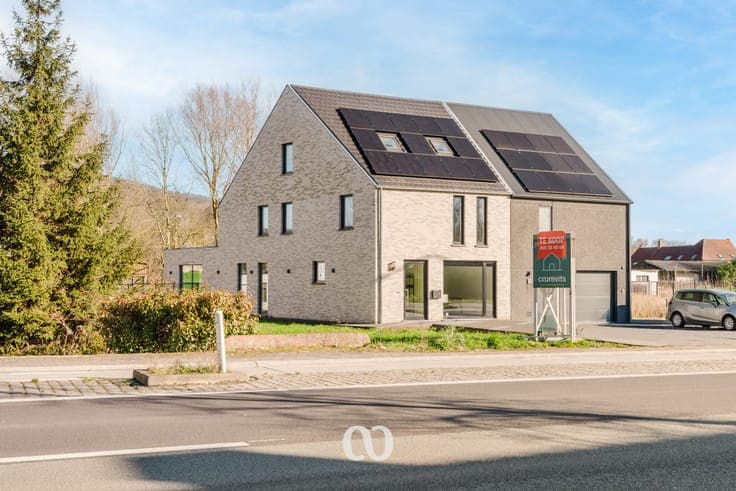 Spacious new-build house with 4 to 7 bedrooms.