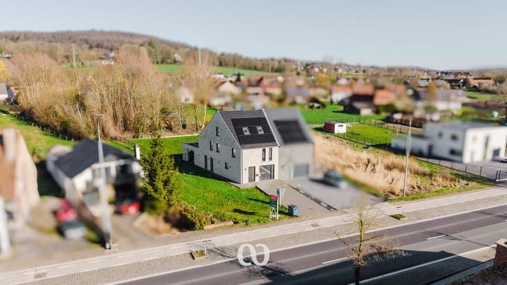 Spacious new-build house with 4 to 7 bedrooms.