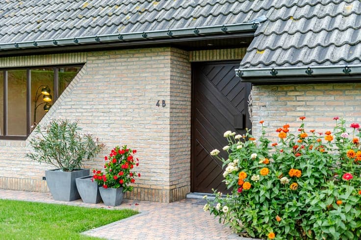 Ruime villa met 4 tot 5 slpk, garage en grote west-georië...