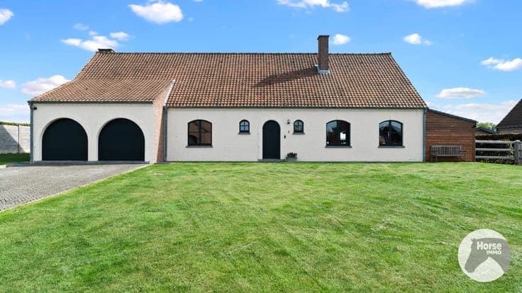 GALMAARDEN - Rustig gelegen woning met stallen op 55a