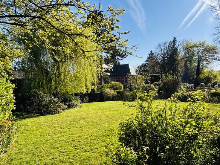 Uccle - Large and bright prestigious villa.