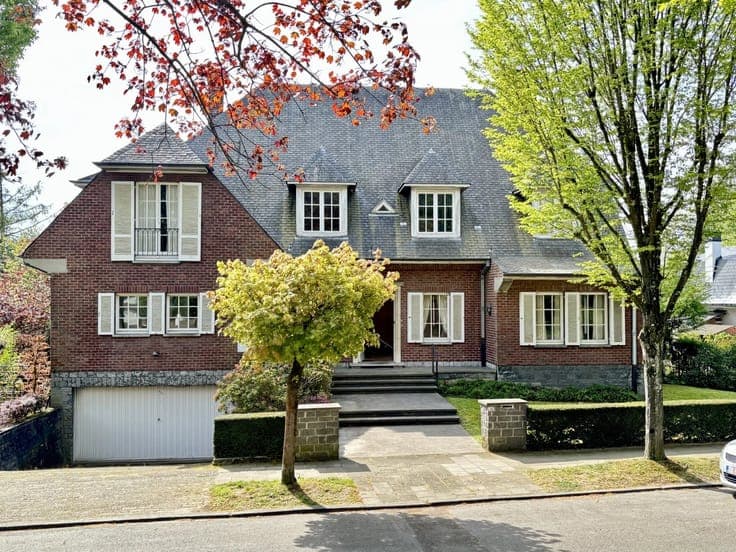 Uccle - Large and bright prestigious villa.