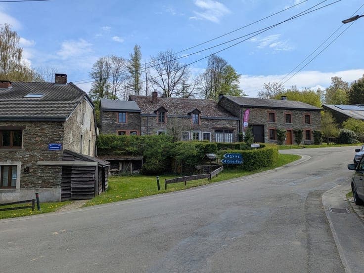Authentic, renovated farmhouse with plenty of potential