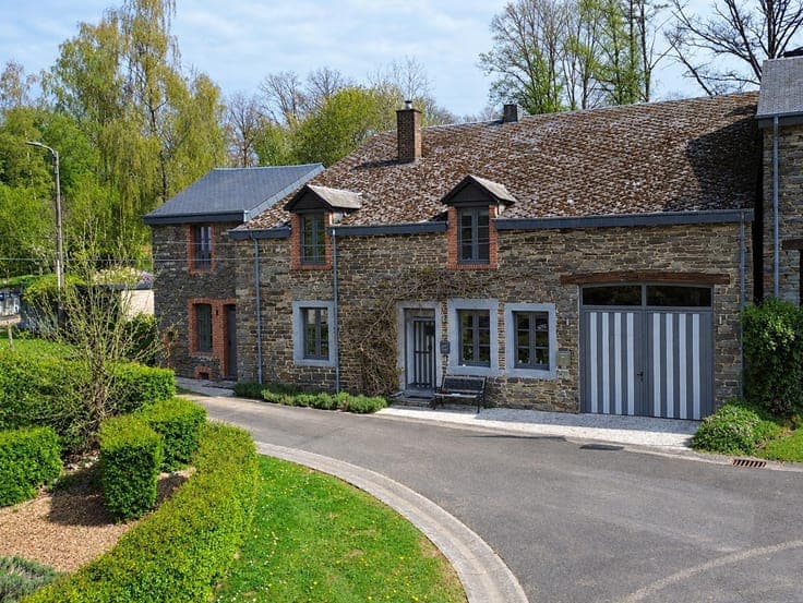 Authentic, renovated farmhouse with plenty of potential