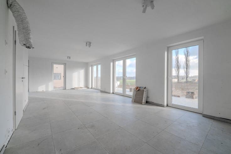 Rare opportunity: family home with exceptional views