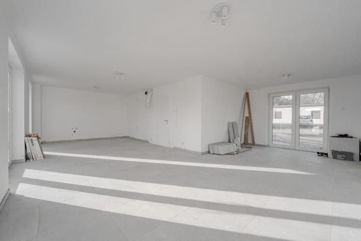 Rare opportunity: family home with exceptional views