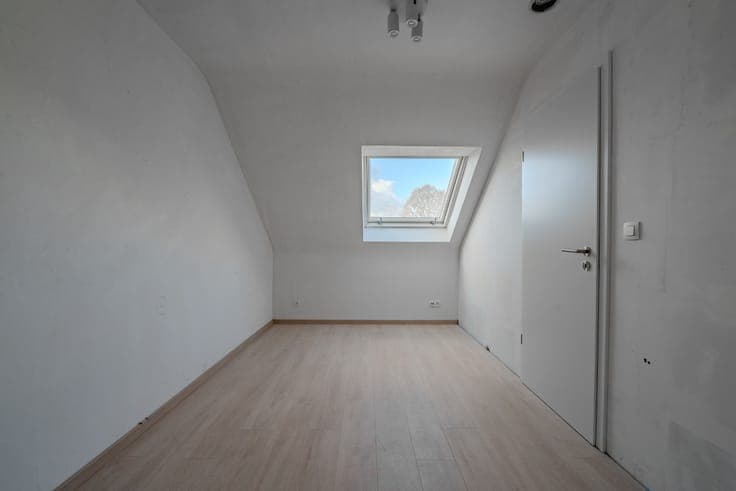 Rare opportunity: family home with exceptional views