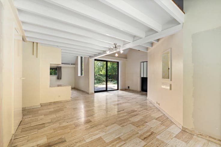 Villa with studio and large garden in Steenokkerzeel