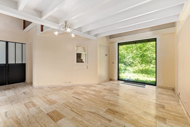 Villa with studio and large garden in Steenokkerzeel