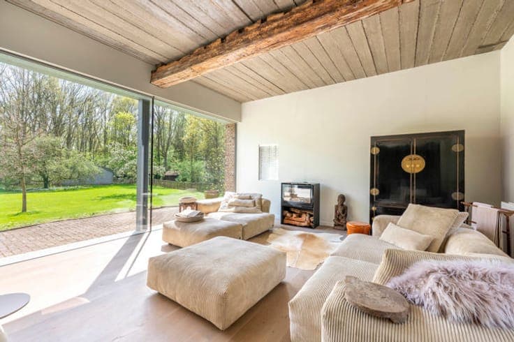 RIJMENAM – Exceptionally renovated 18th-century farmhouse