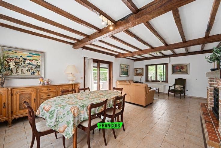 A beautifully maintained villa in an exclusive residential …